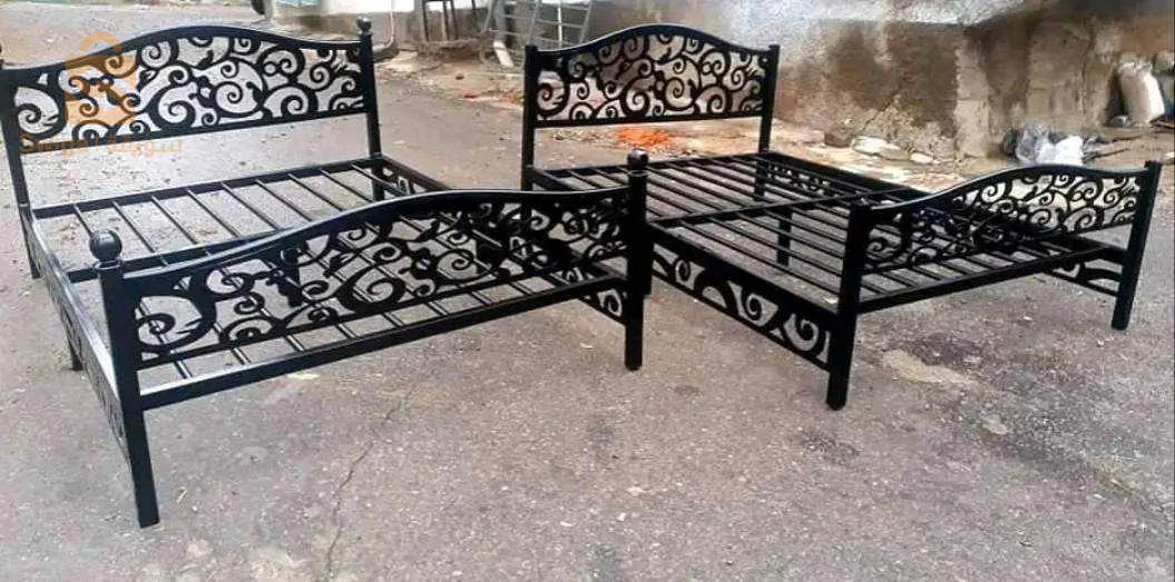 سرير حديدي
