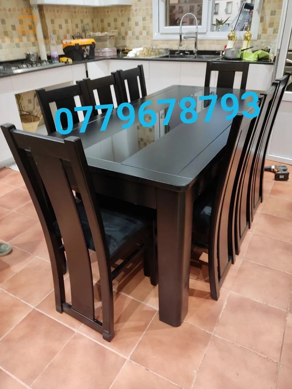 Table salle à manger 8 chaises être produit local En bois hêtre  🤩🤩