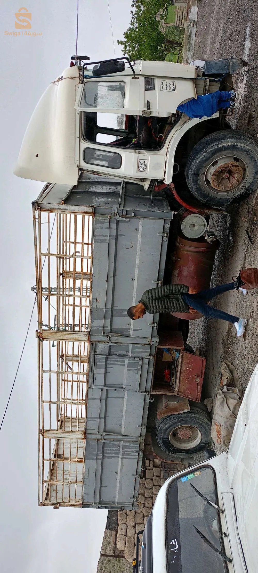 شاحنة للبيع