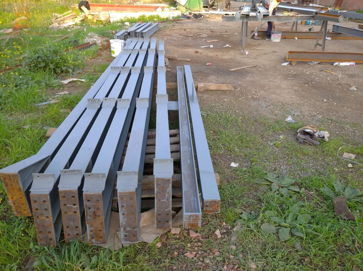 صناعة و تركيب الهياكل المعدنية عمل و اتقان و جودة و أسعار مناسبة