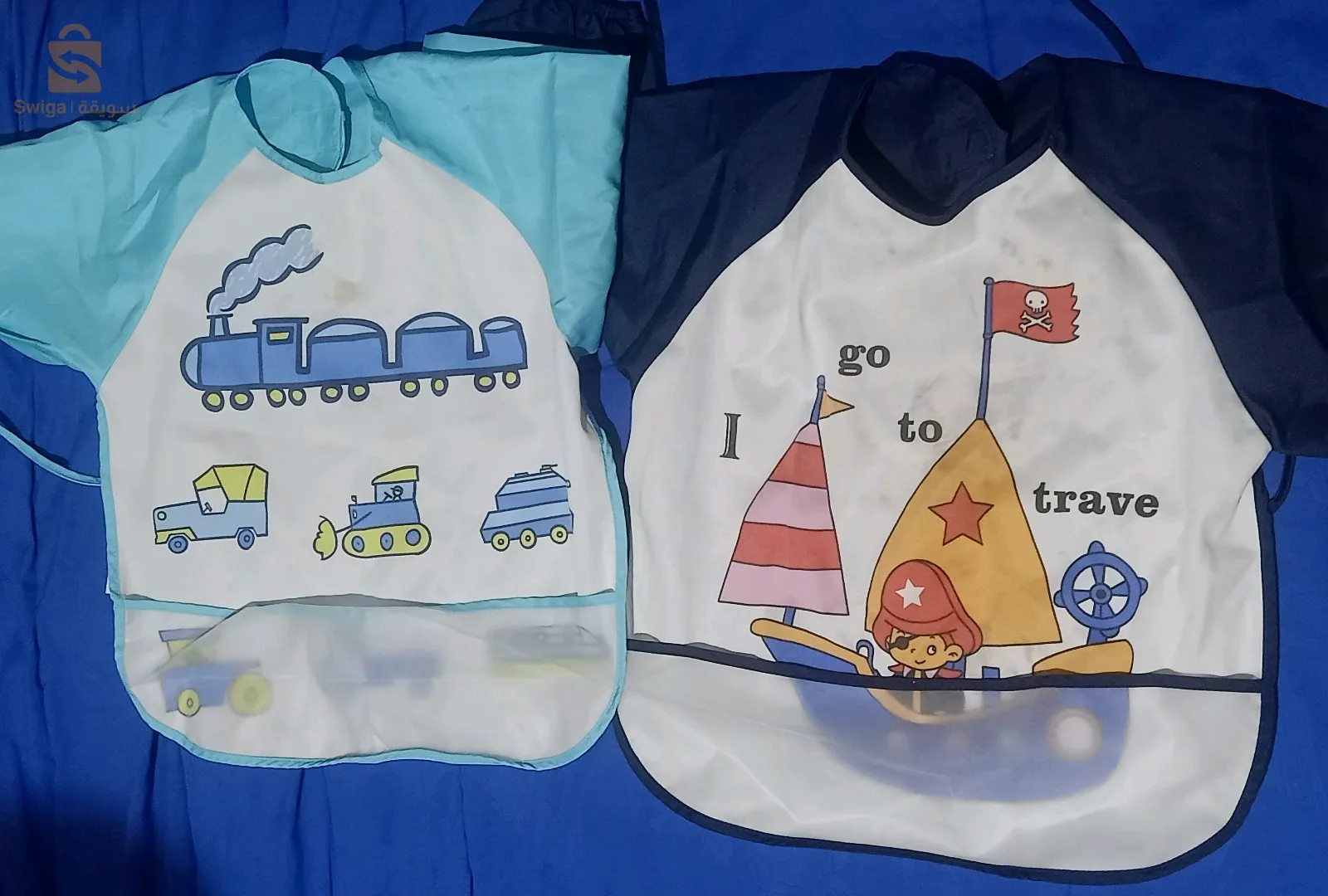 مختلف ملابس و أحذية للأطفال