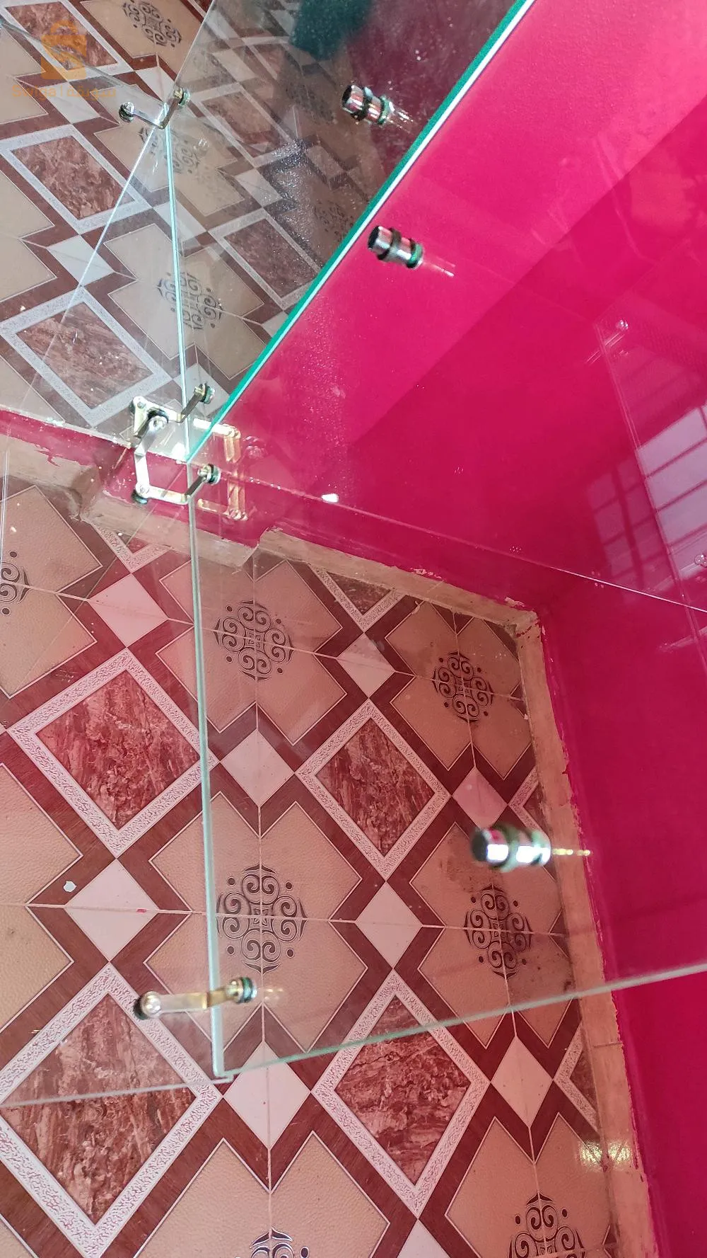 فيترينا ، متريال كوسمتيك، زدجاج من غليظ حاجة شابة ، كاين 8 حبات