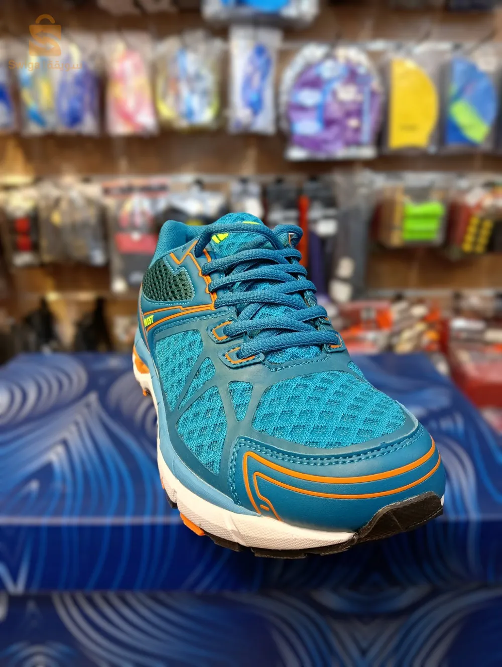 حذاء رياضي INVEST