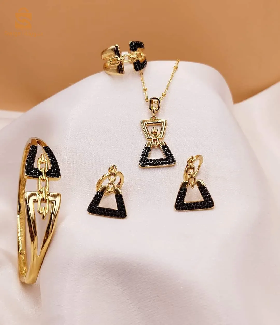 بلاكيور مضمون