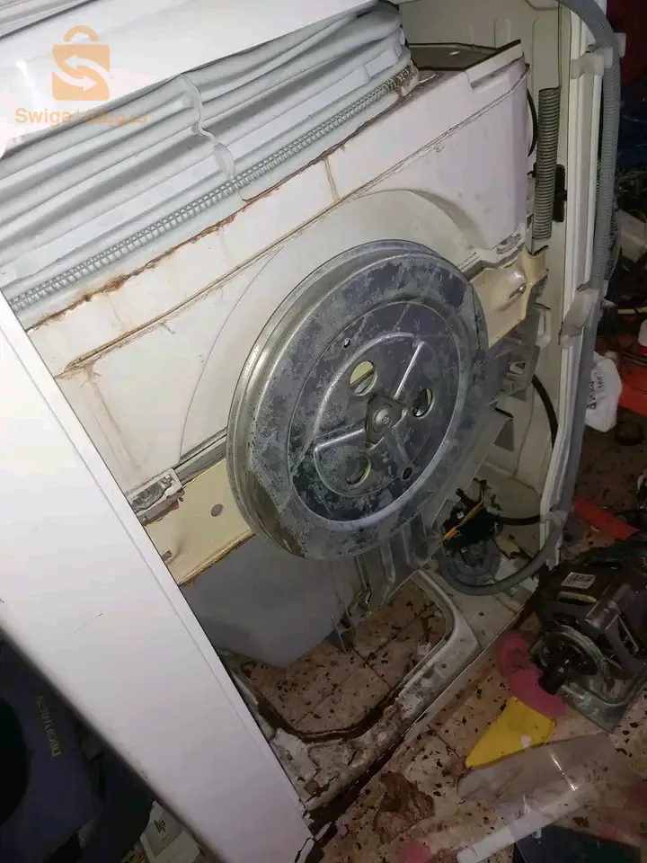 تصليح كل انواع الثلاجات الكهرومنزليه و الغسالة من يهمه الامر يتصل الرقم 0672335637