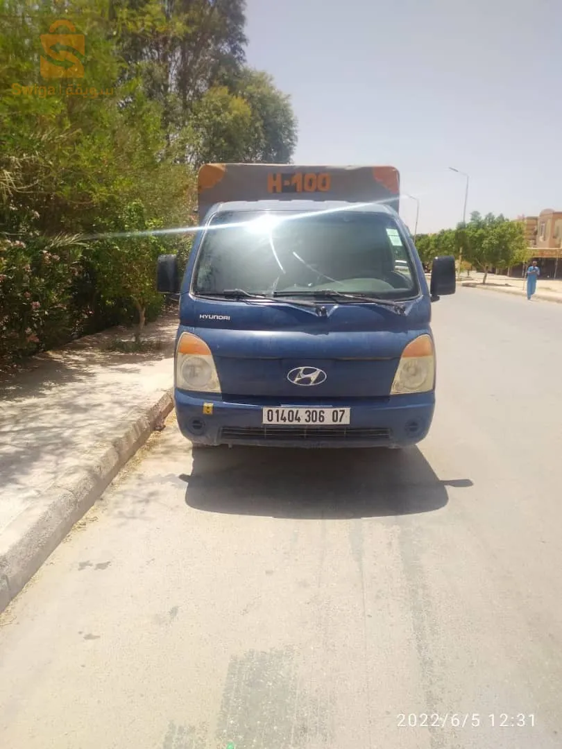 شاحنة صغيرة في حالة جيدة 0674952004