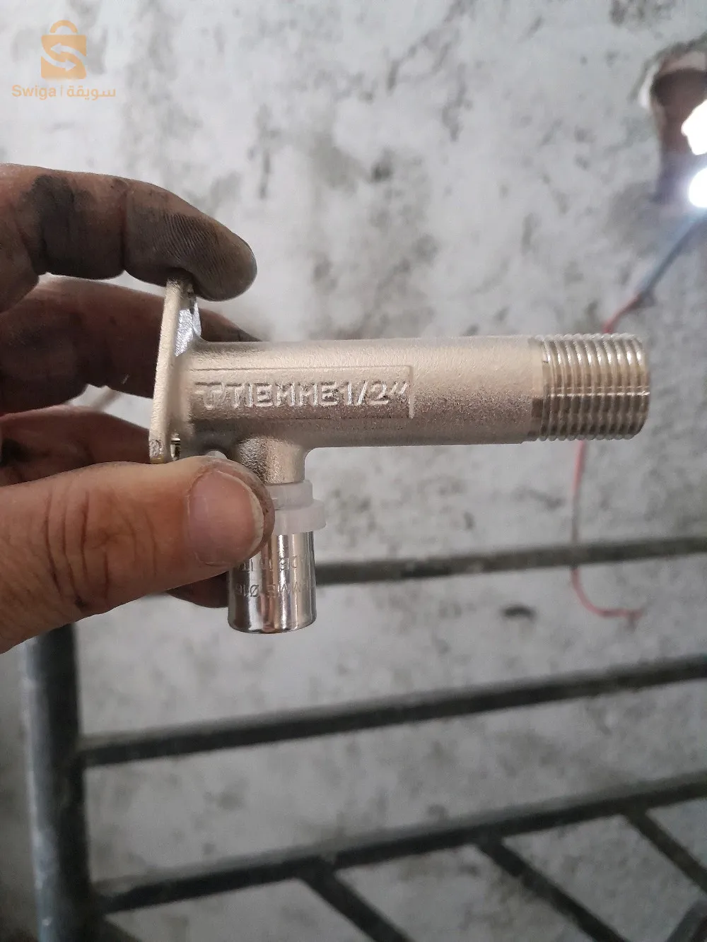 بلونبي محترف شوفاج سنيتار و متخصص في جميع أعمال السباكة
0781569282 / 0550843737