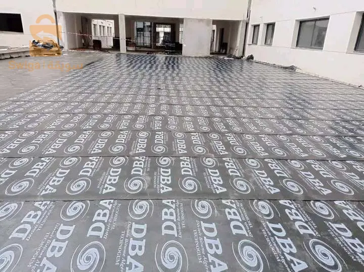 بناء وتغليف أسطح المباني وبيع مواد العزل للماء
