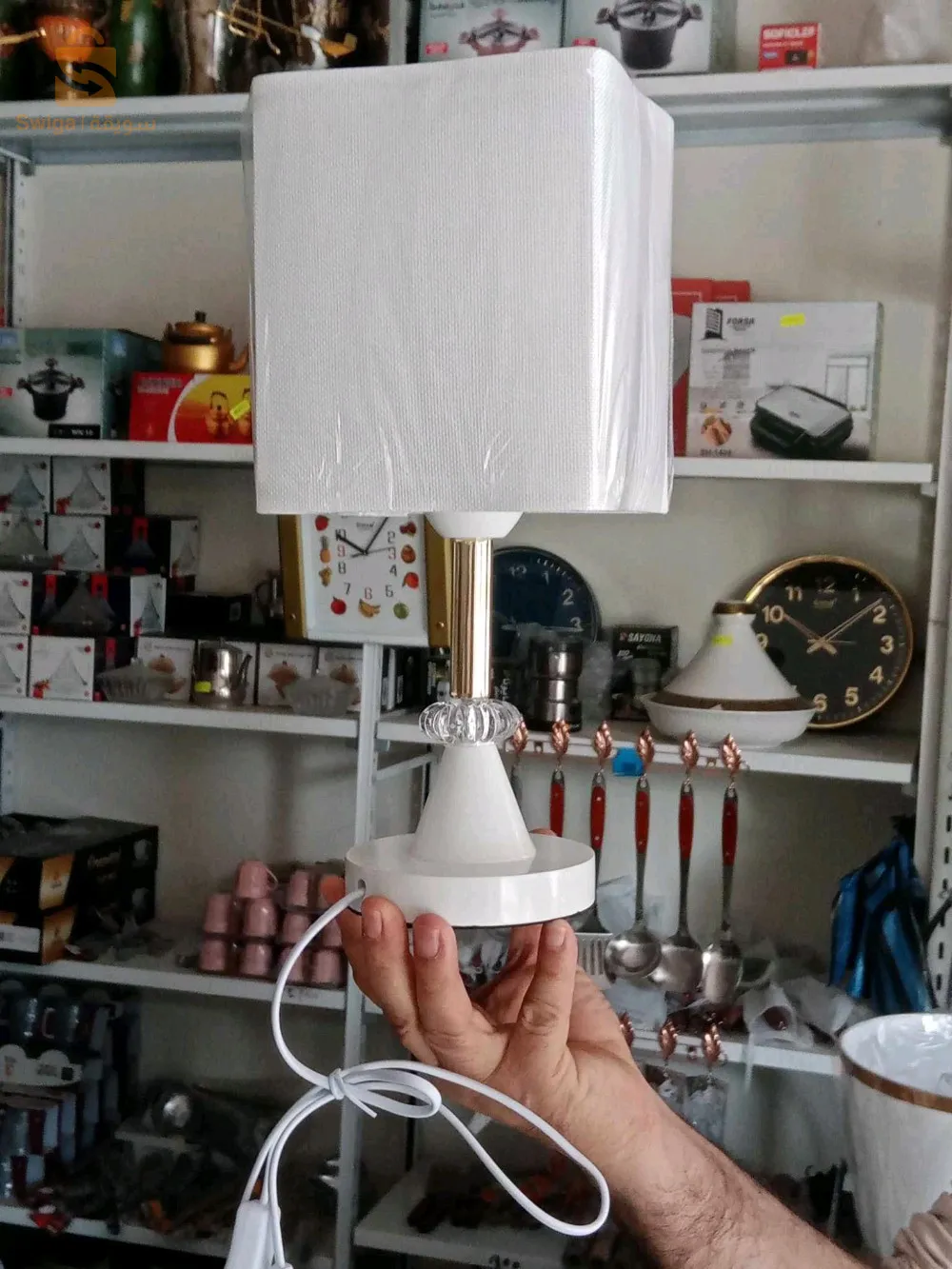 بيت الانارة lamp table