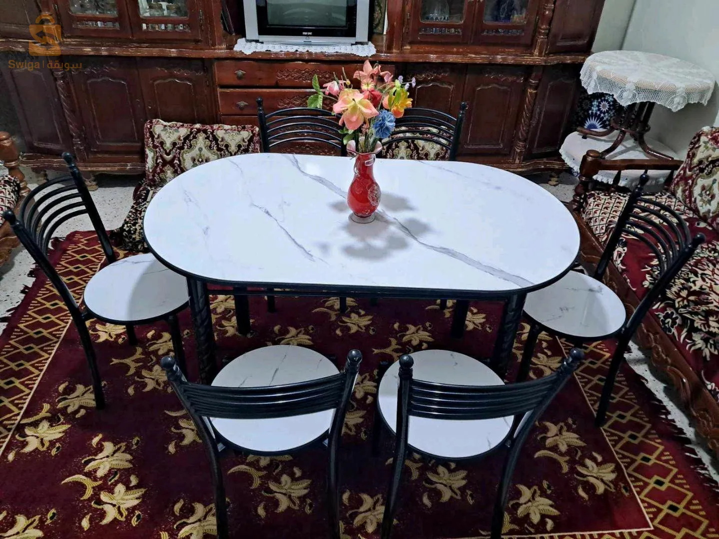 كراسي و طاولات