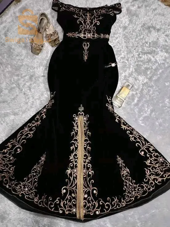 روب حونة مطرزة