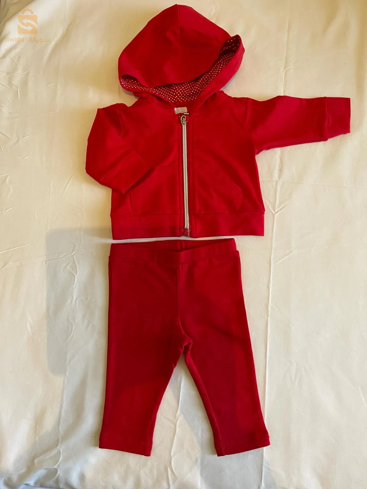 des vêtements nouveaux nés bébés et enfants