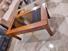 متوفر طاولات بعدة انواع واحجام حسب الطلب الزبون