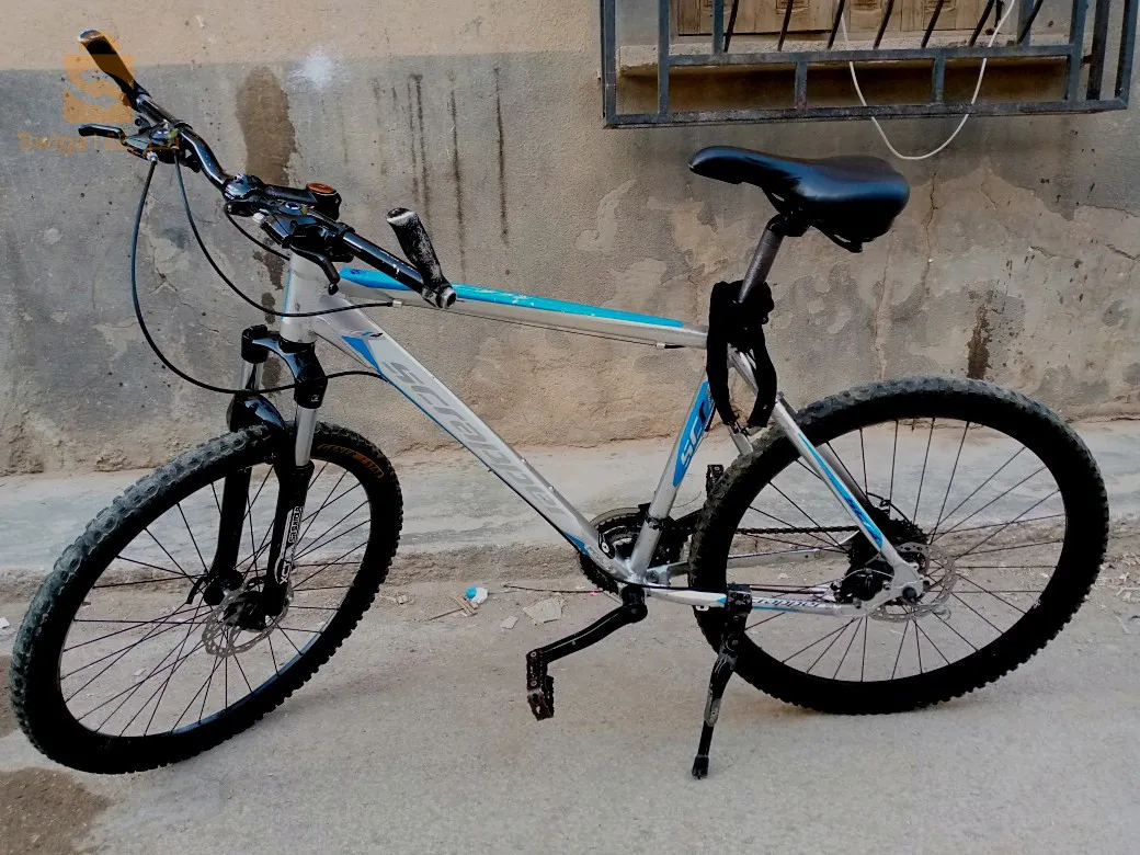 بسكلات للبيع حاجة نضيفة 
مهتم يتصل 077824938