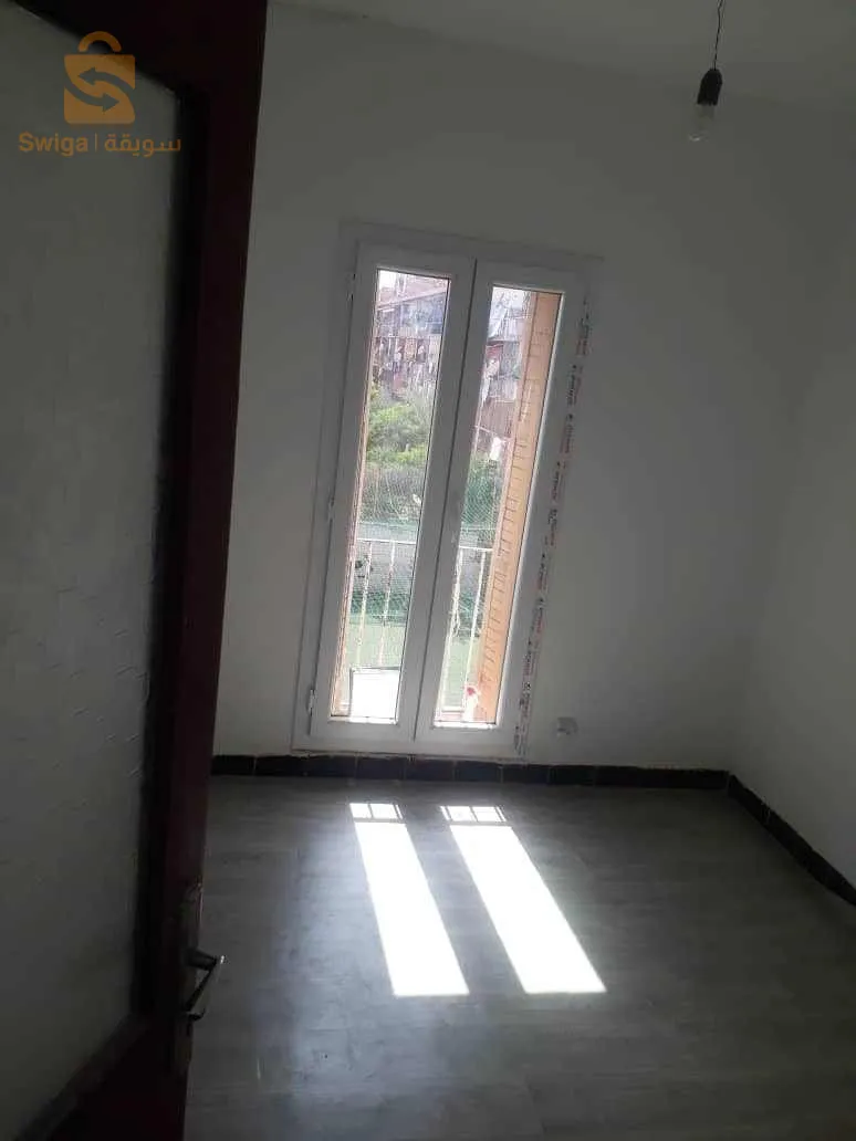 trais belles appartement f4 3ème étage avec 2facad vus dégagé