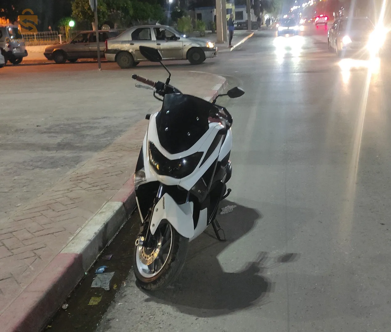 MOTO YAMAHA N MAX