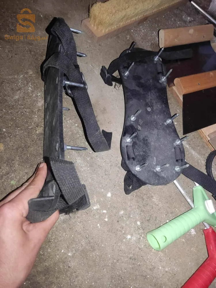 Work tools for blackplate craftsmen have never been used before and also the wood cutting machine is in very good condition