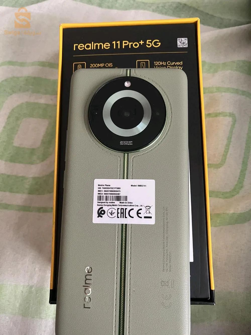 realm 11 pro plus 5g très bon état avec chargeur de 100 w 12ram 512 GB