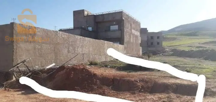 AVENDRE OÙ ECHANGE AVEC APPARTEMENT À ORAN