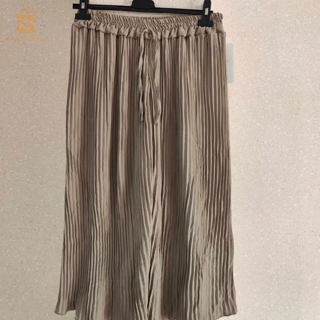 des beaux pantalons Large carré et des pantacourt plissée en plusieurs couleurs