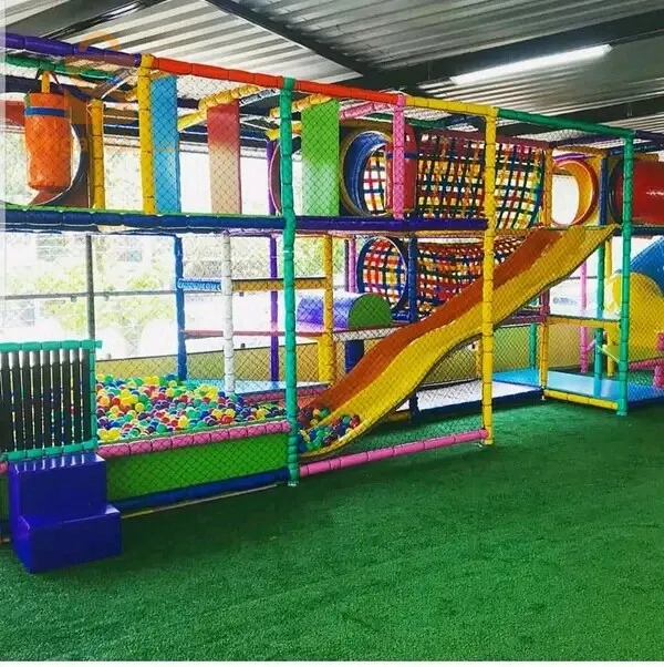 ترامبولين، غرف العاب وماناج. Trampoline, soft play& manege