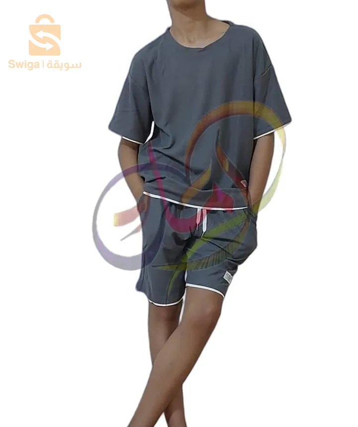 Ensemble tee shirt et shorts