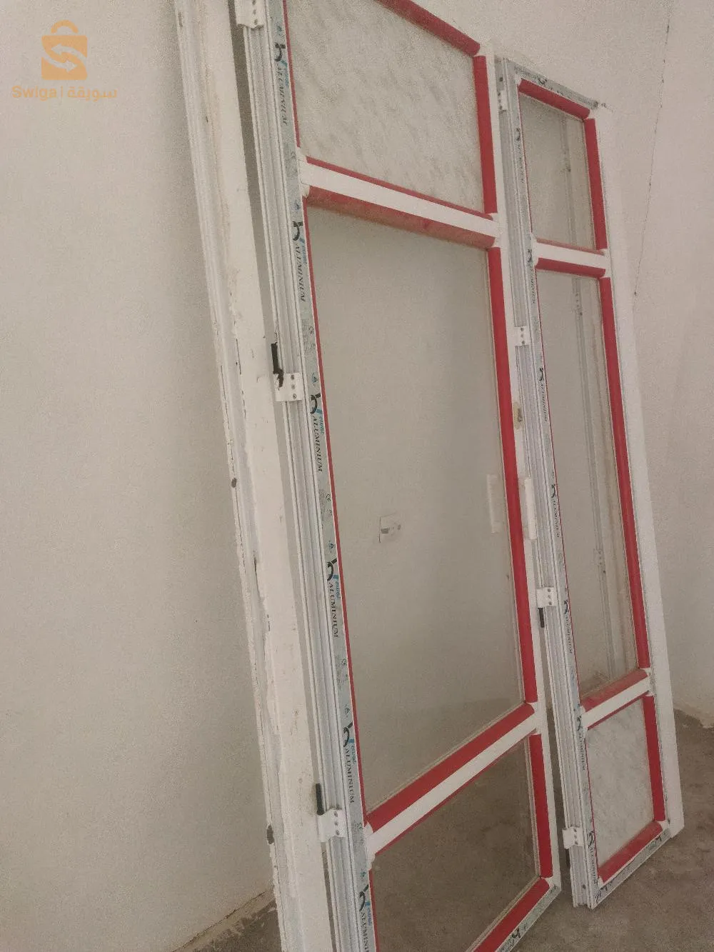 باب فترينة ألمنيوم