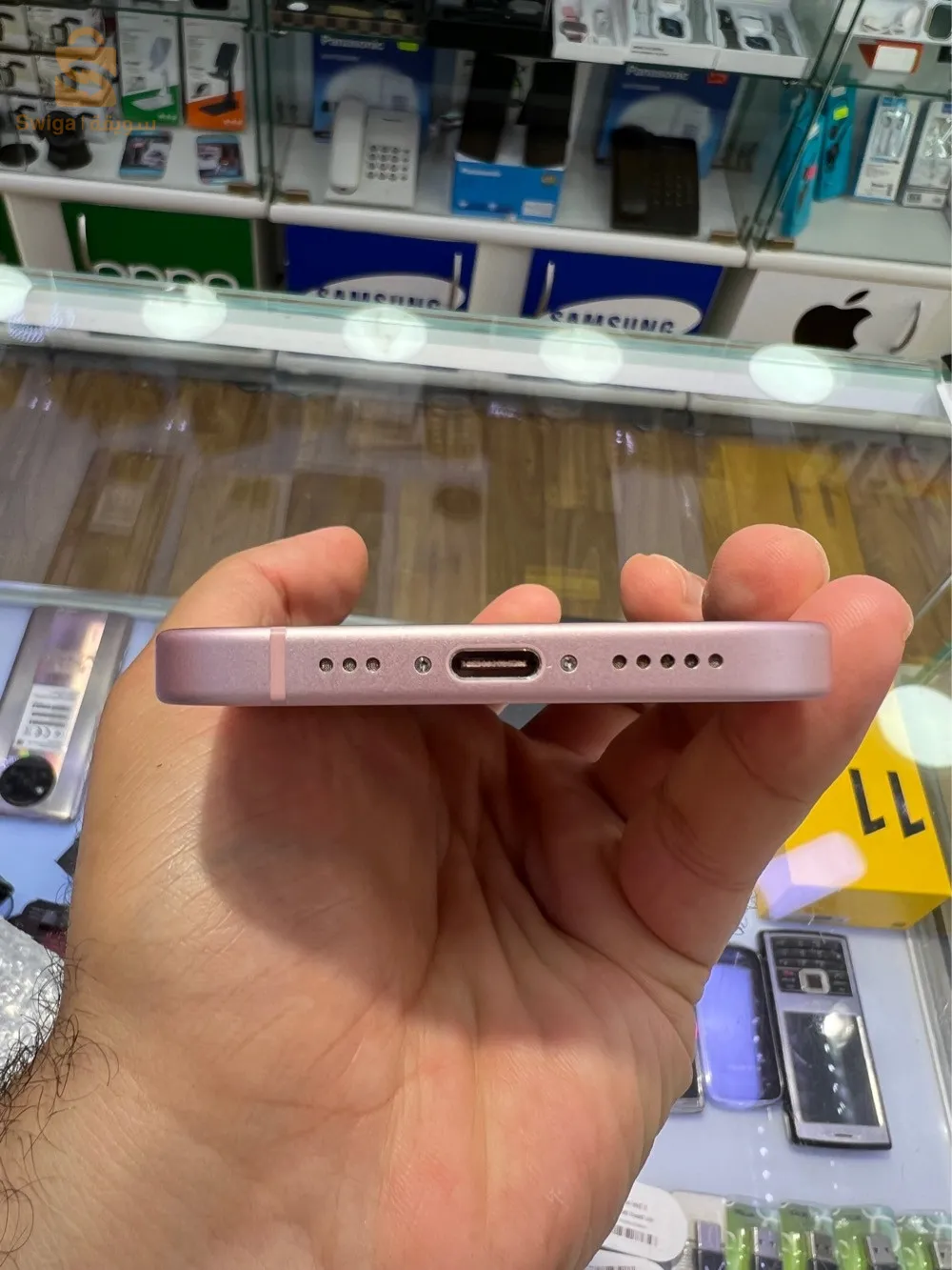 iPhone 15 CE 256gb batt 99%