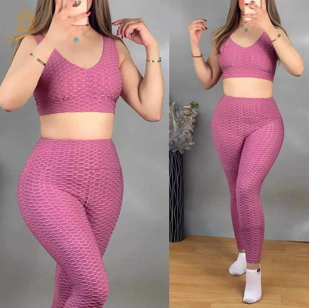 ملابس رياضية لنساء