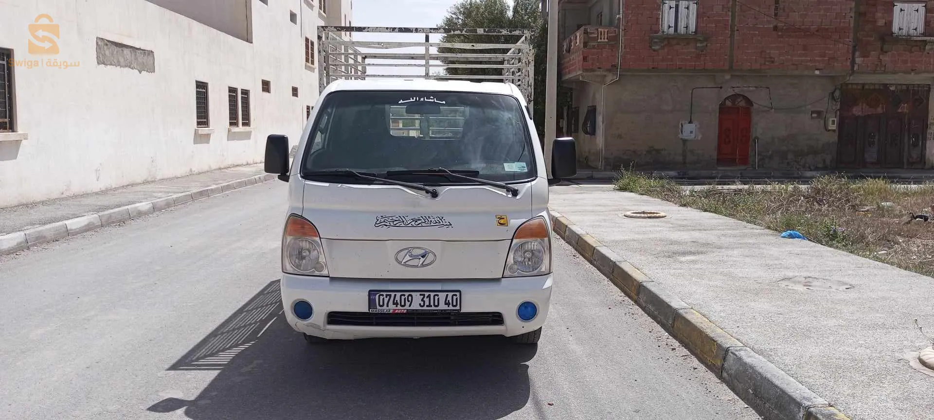 شاحنة هيونداي H100 ماشي 354 نظيفة لاطول صافية كواغطها مريڨلين ماتصرفش فرنك معاها باش وريدال الشاري يتصل 0663865127
