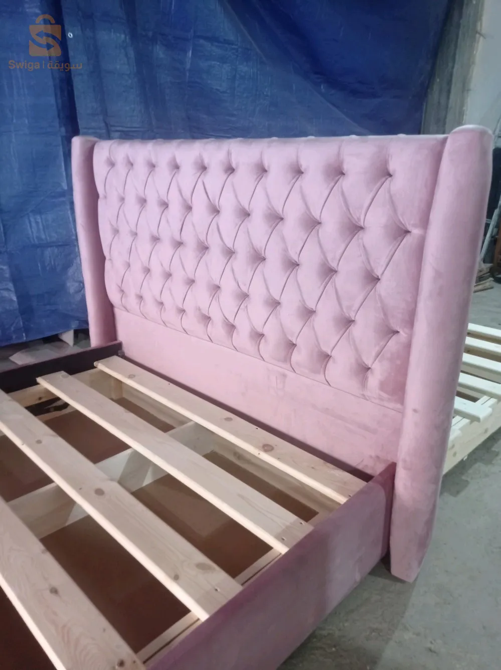 lit capitonné bois de rose