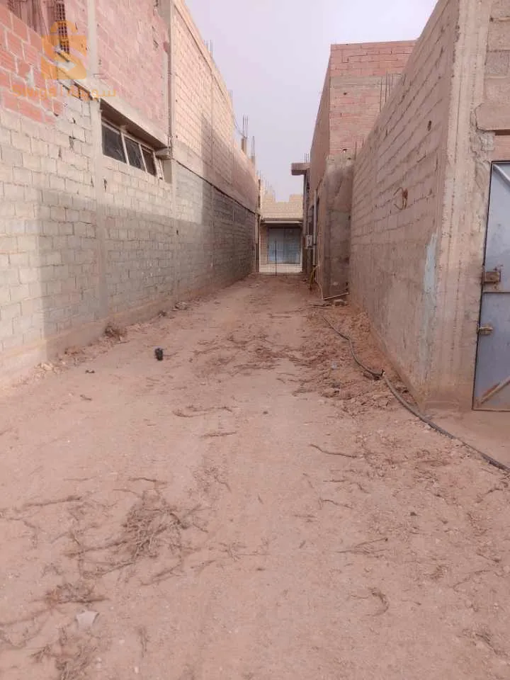 قطعة ارض محوطة من 3جوانب