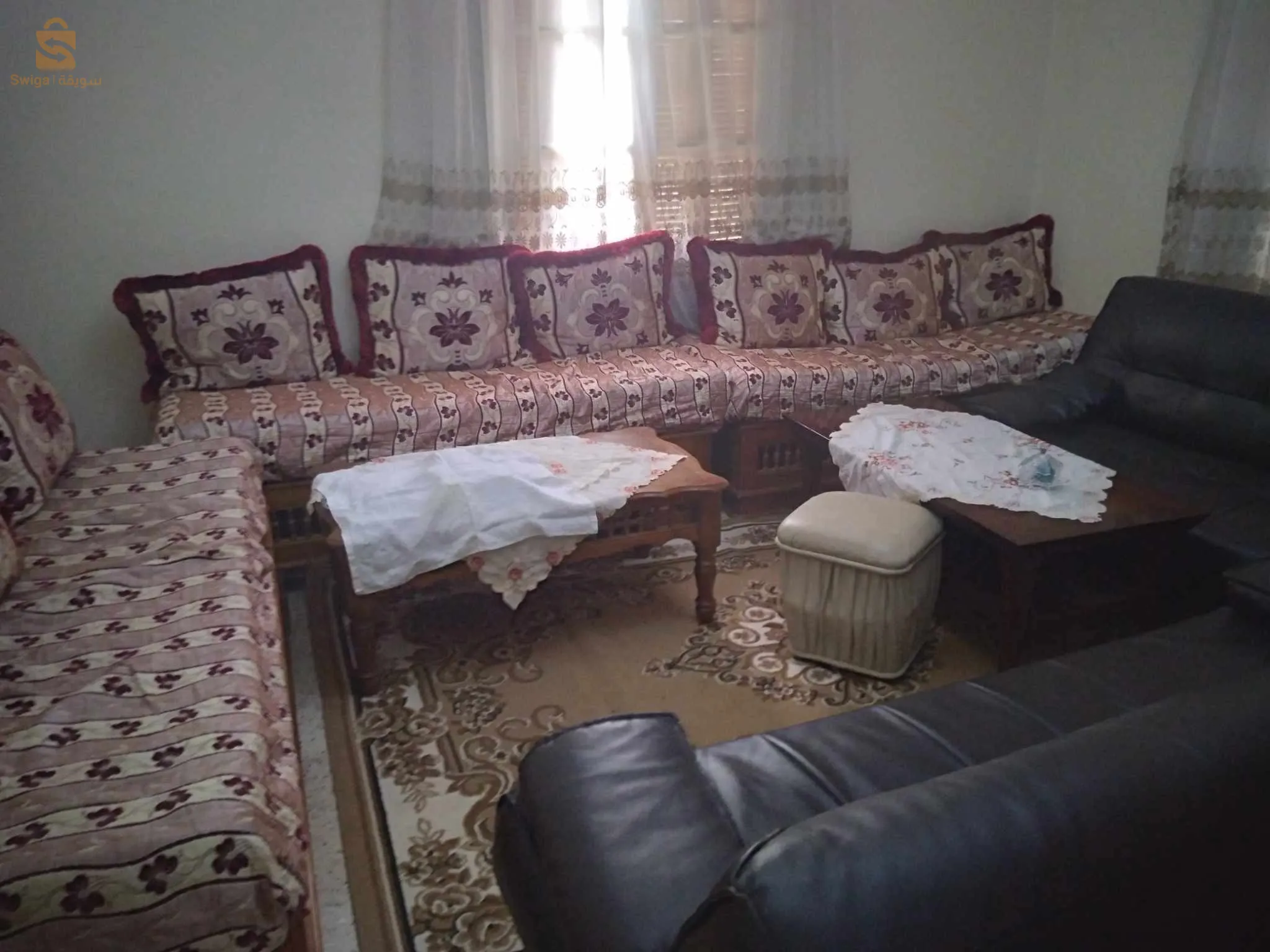 بيت مع حمام للبيع