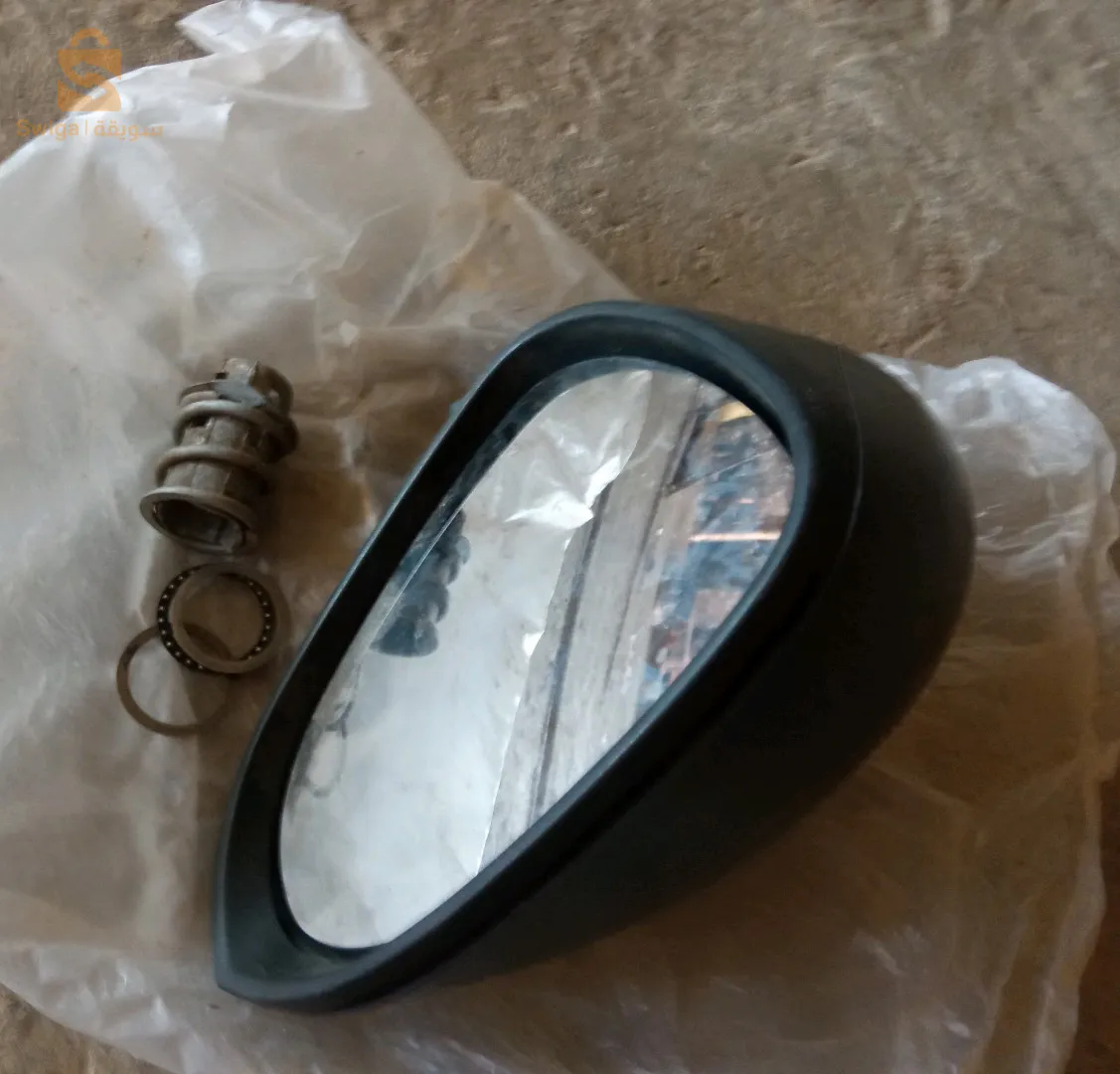 مراة جانبية ايبيزا.  سيبور مكسور