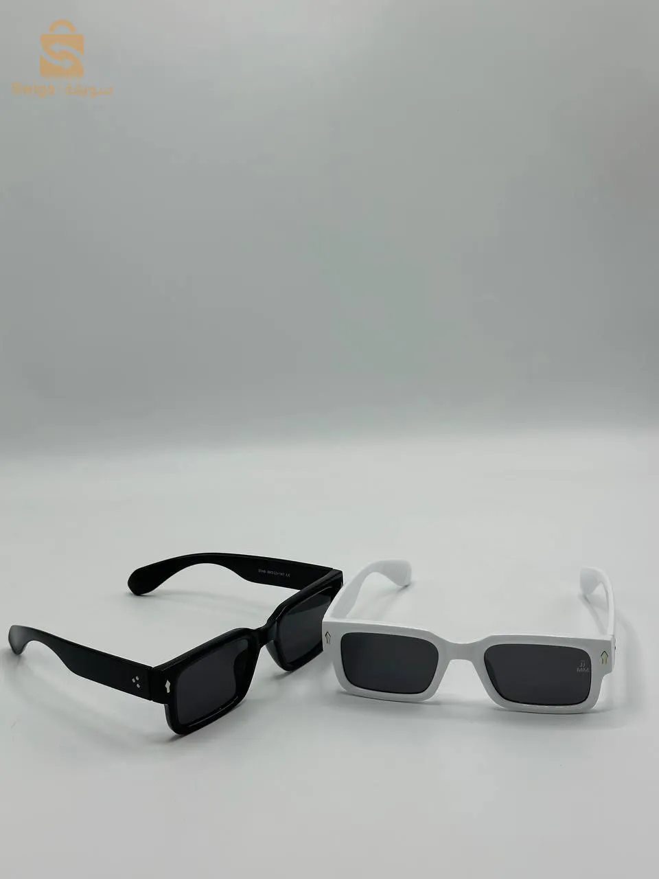 Lunette de soleil  + pochette gratuit