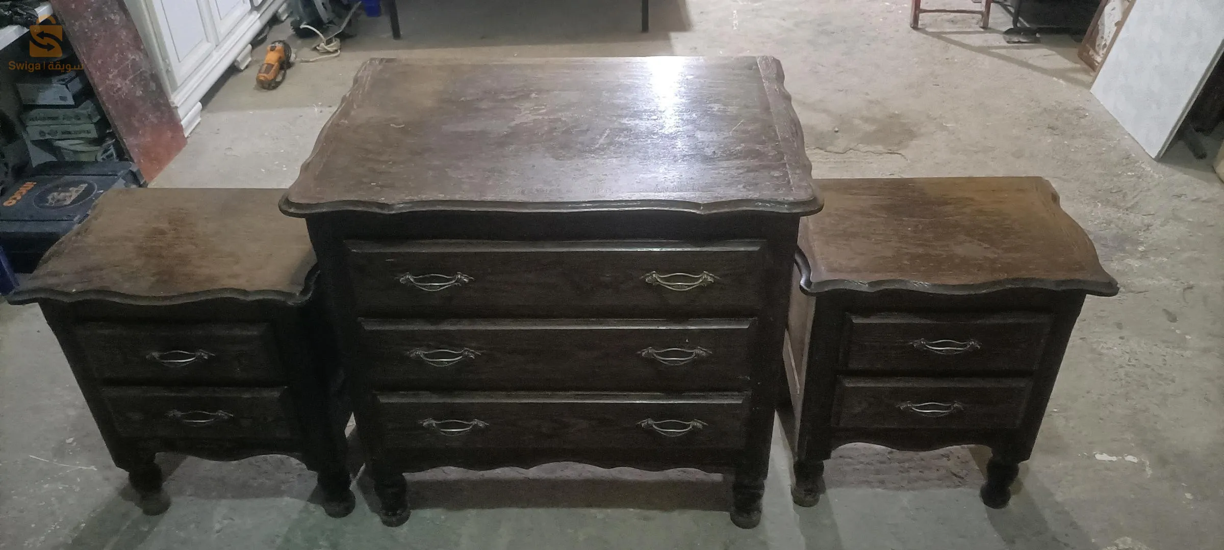 منضدة السرير