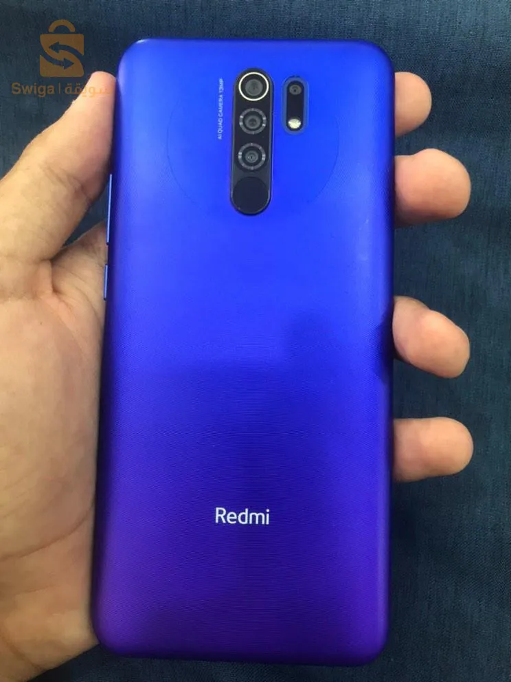 Radmi9  
64/4
هاتف بالعلبة الخاصة به فيه ضربة في زجاجة شقة خفيفة