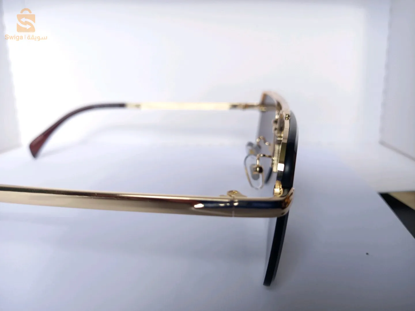 New sunglasses of distinctive quality from the David Beckham brand, in various colors as shown in the pictures