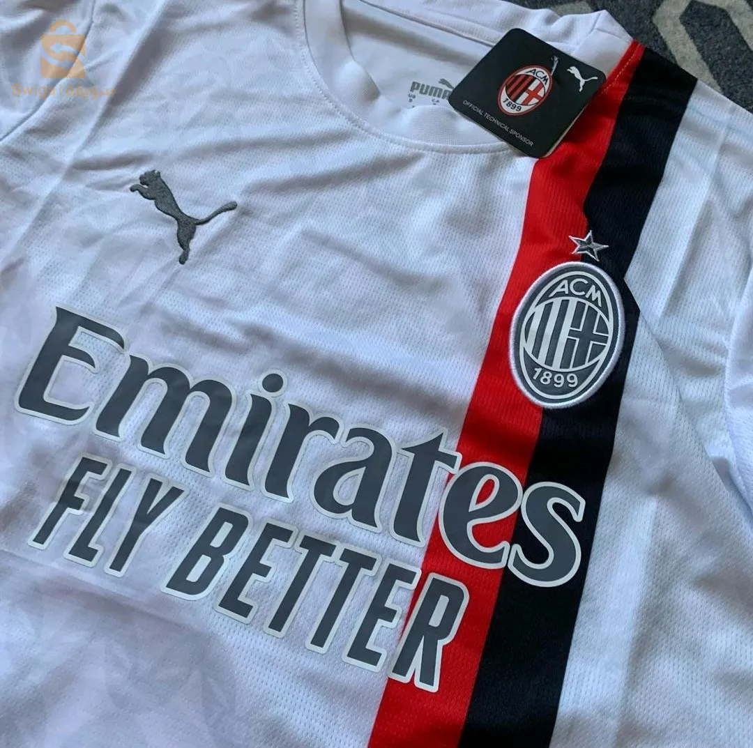 Maillots de real Madrid Qualité: [super GOOD - made in thailland]

Disponible: [ xs sml xl ]
milan
man utd