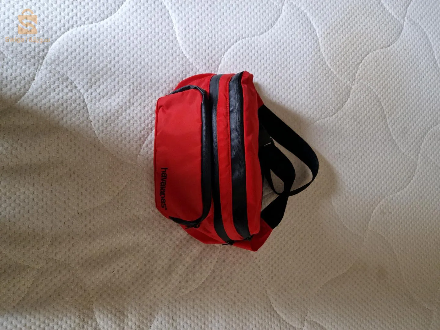 à vendre un sac à dos en Skaï de marque serge blanco
et un sac de marque havainas