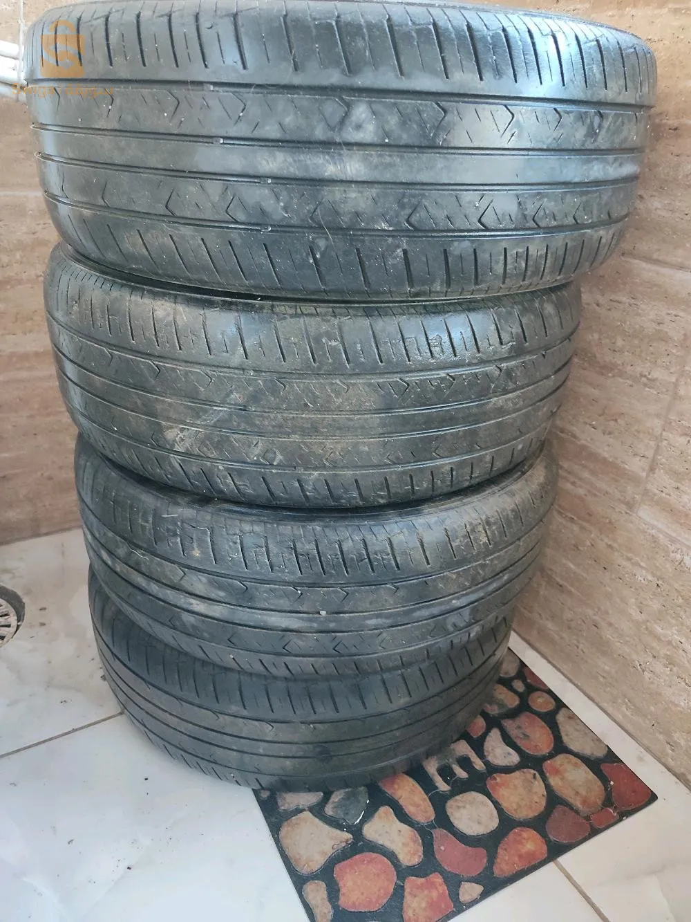 4pneu hunkok bon état