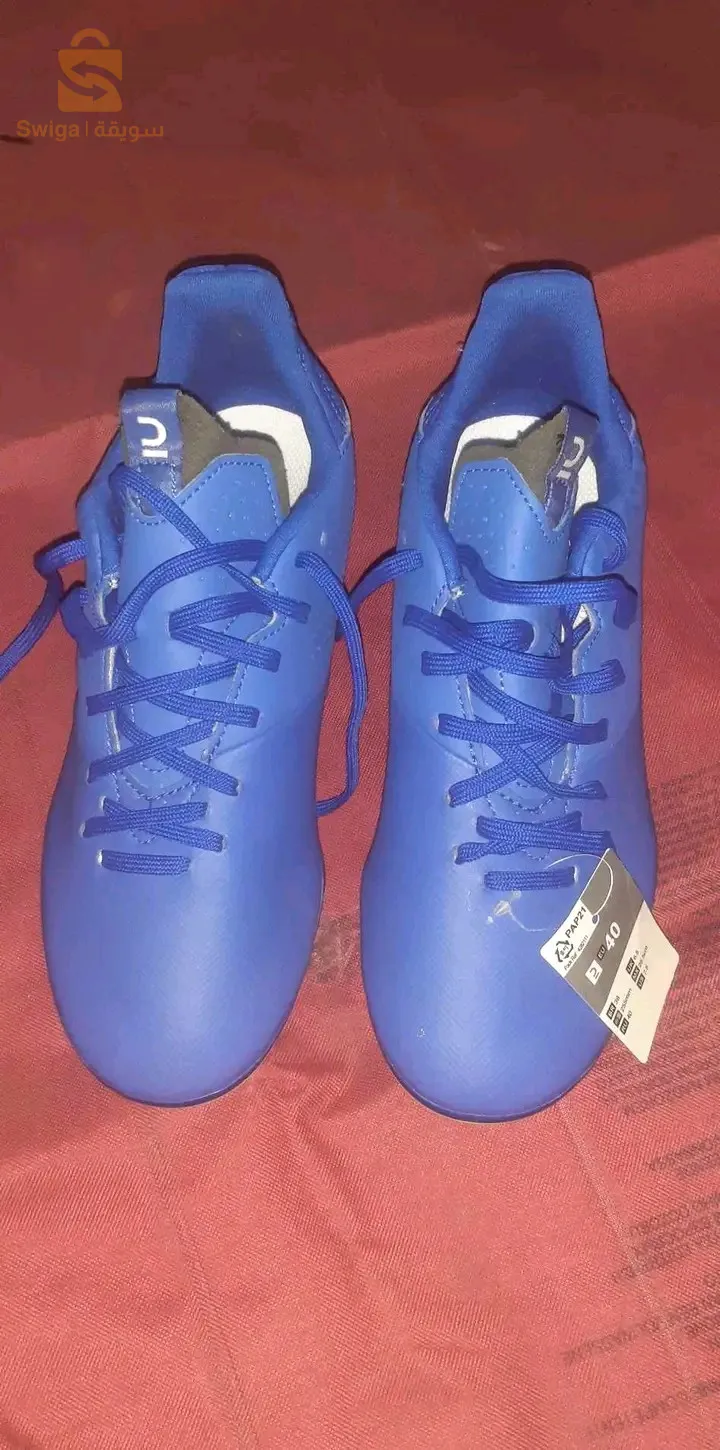 a vendre souliers de foot kipsta super good