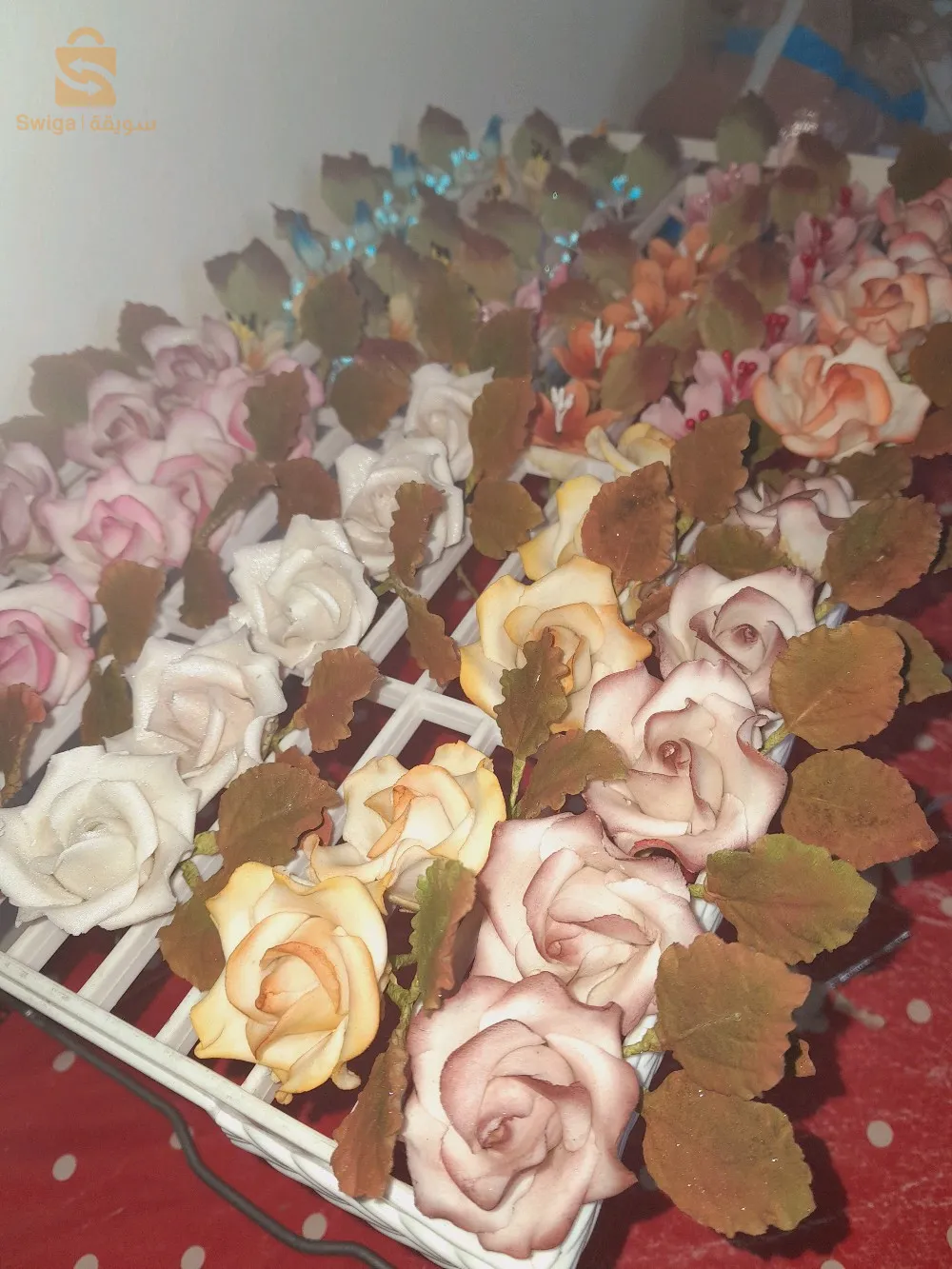 ورود لتزيين الحلويات بعجينة الغامباست