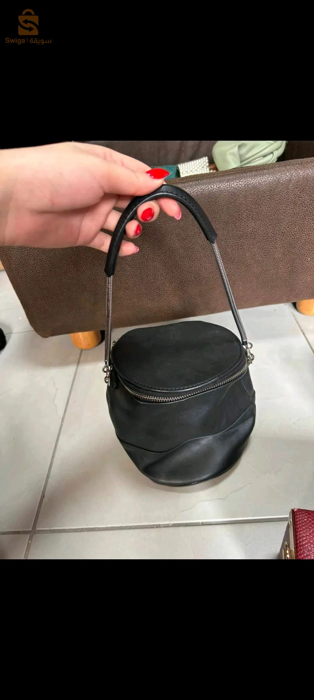 حقائب وأحدية