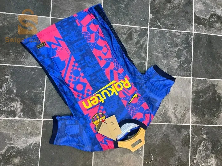 قمصان رياضية