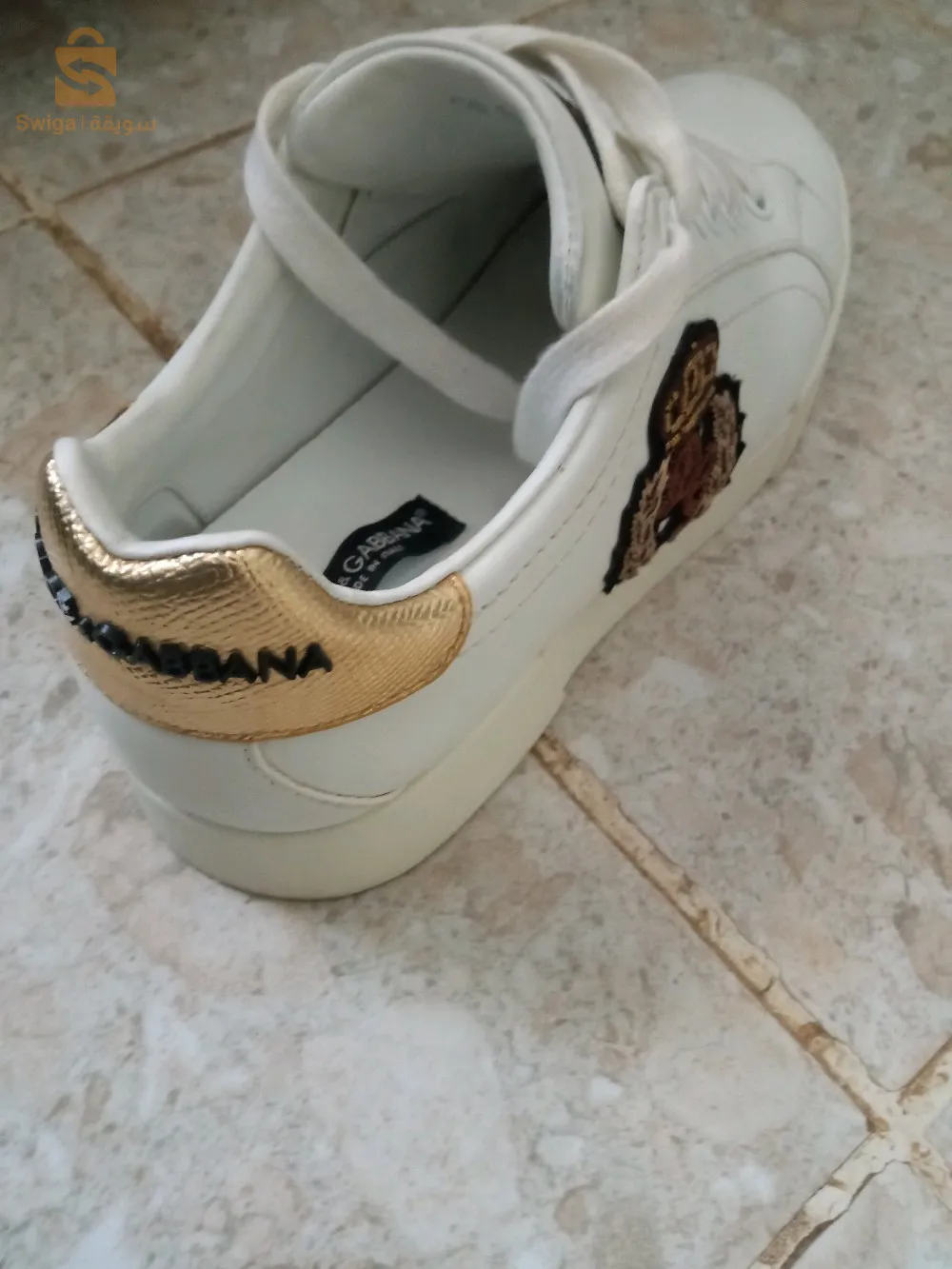 حذاء ماركة DG