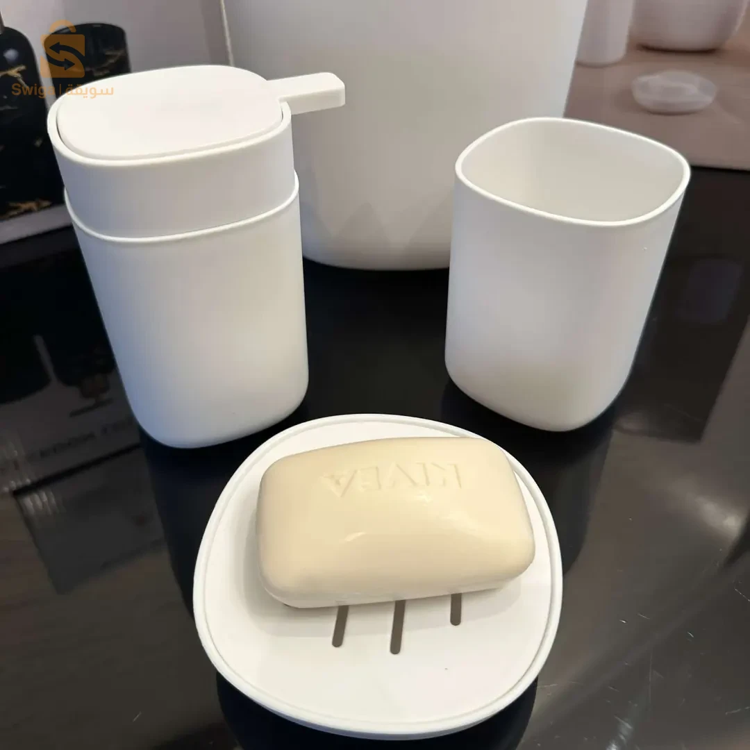 مجموعة حمام مادة الصنع بلاستيك متكون من اربعة قطع