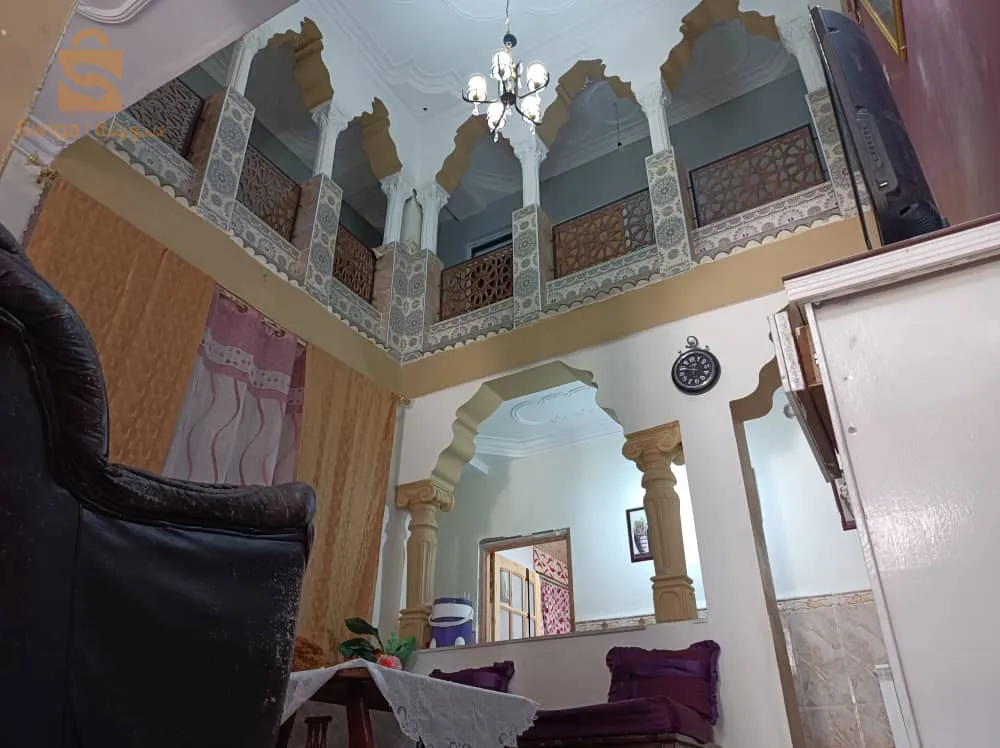 حي فابري فوق حي الزهور بجانب ملعب السنافر باتنة