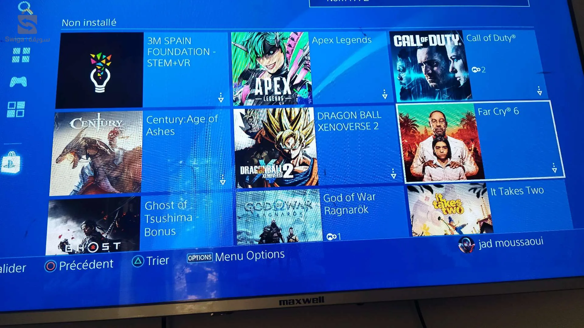 _play 4 slim 500gb_1 manette rouge originale _cable d'alimentation+cable chargeur (manette)_version 11.50_Etat 10/10 avec la boîte_2 cd(pes 2020-fifa 19)+ 8 jeux machriyin