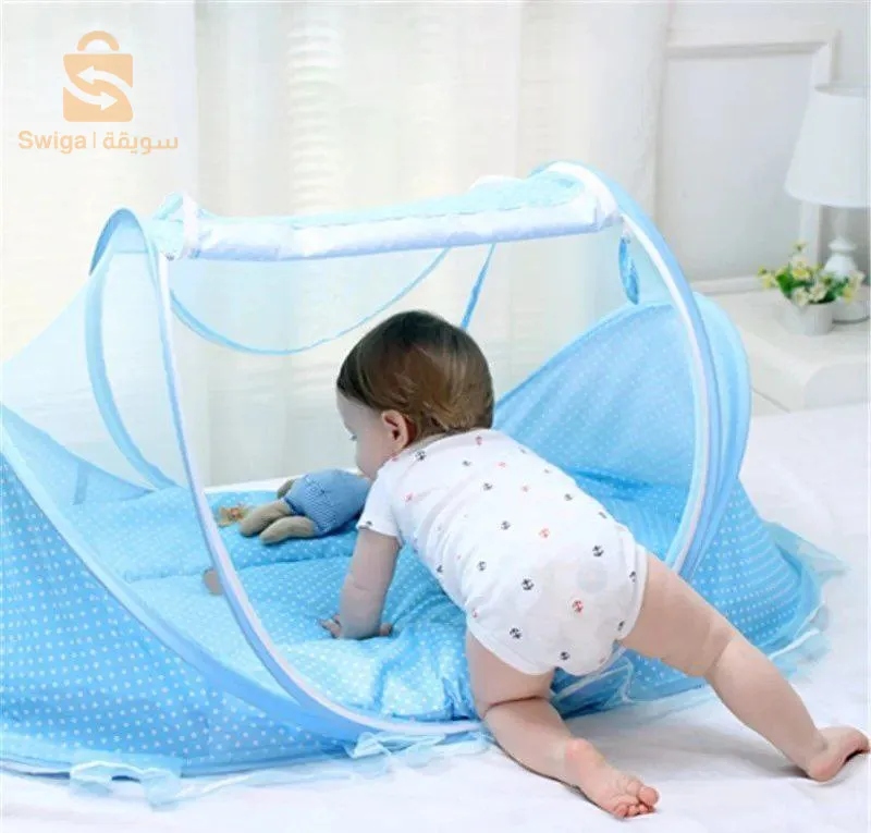 Moustiquaire qui protège les enfants des moustiques et des moustiques